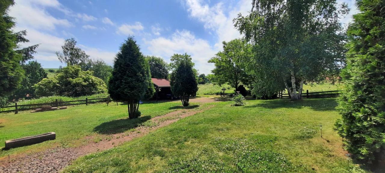 Cottage Bara Bozanov Exterior photo