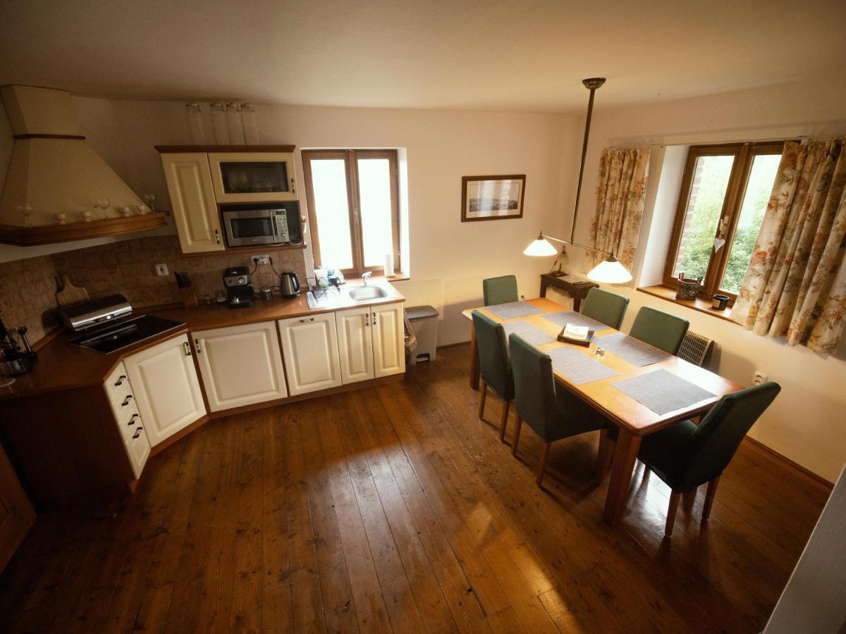 Cottage Bara Bozanov Exterior photo